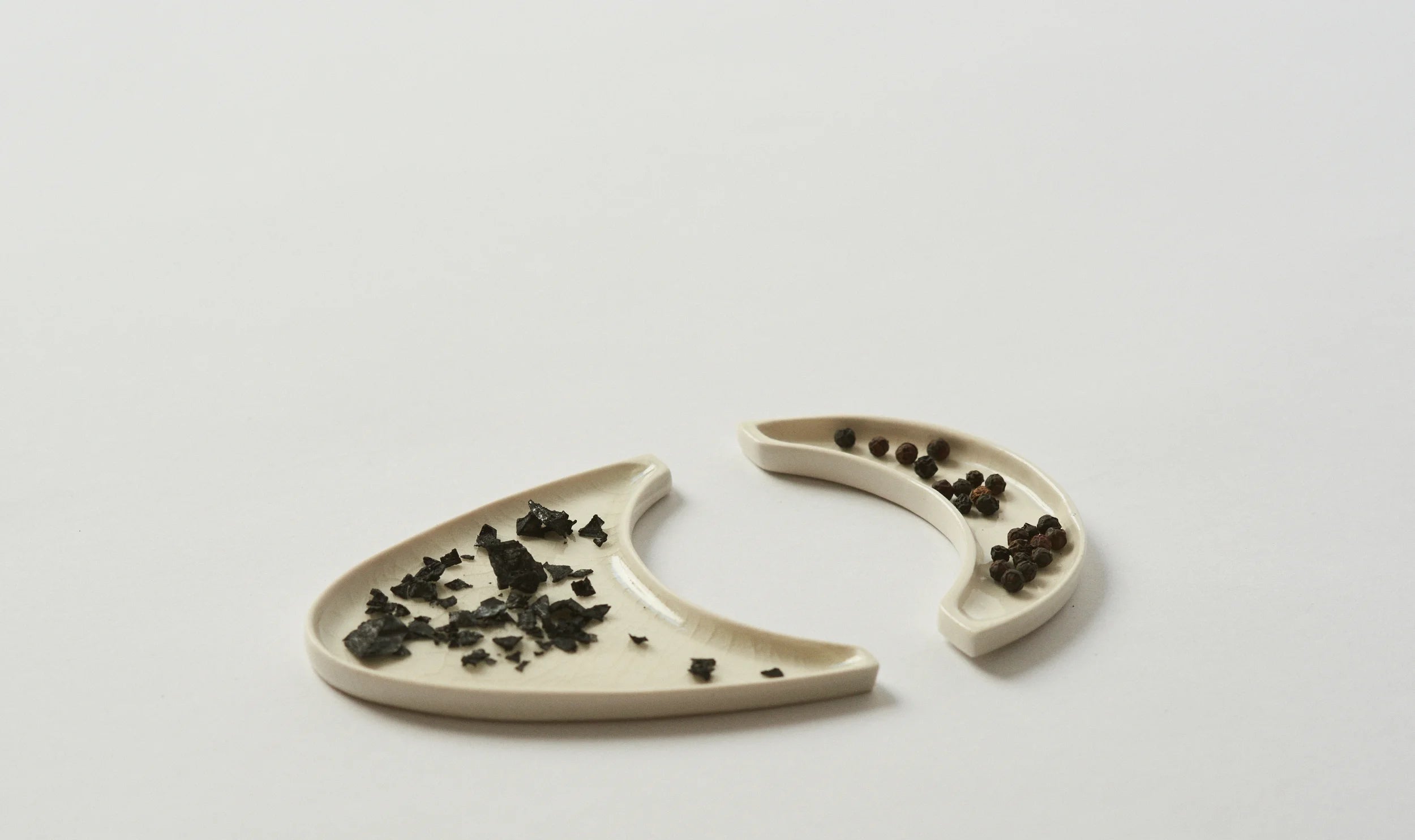 新品 ARC Objects crescent moon plates crescent moon plates – ARC objects