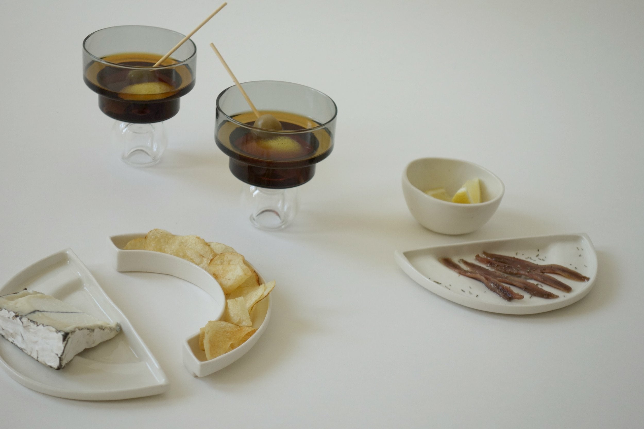 day and night plates (set)