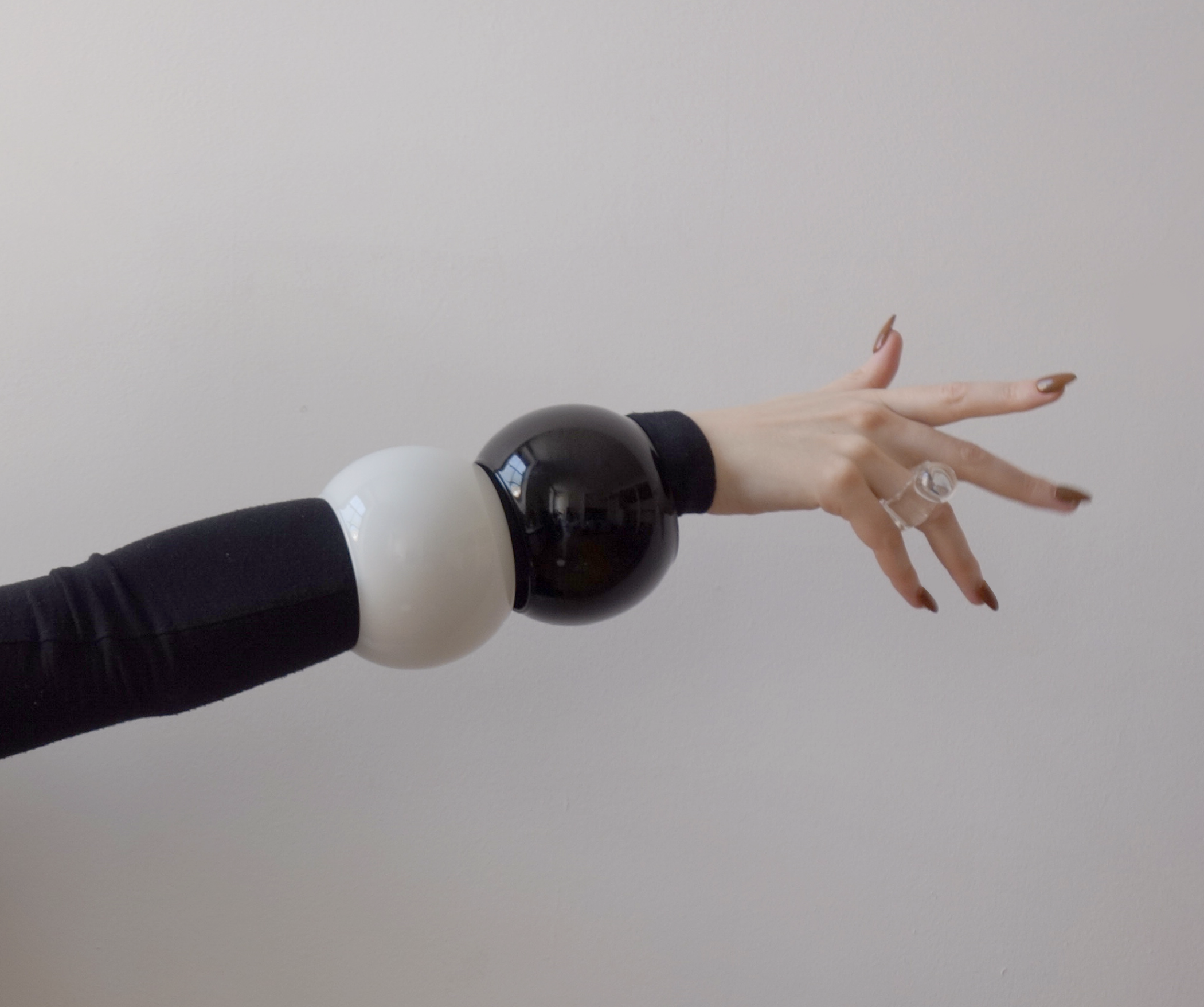 exclamation bangle (glass)