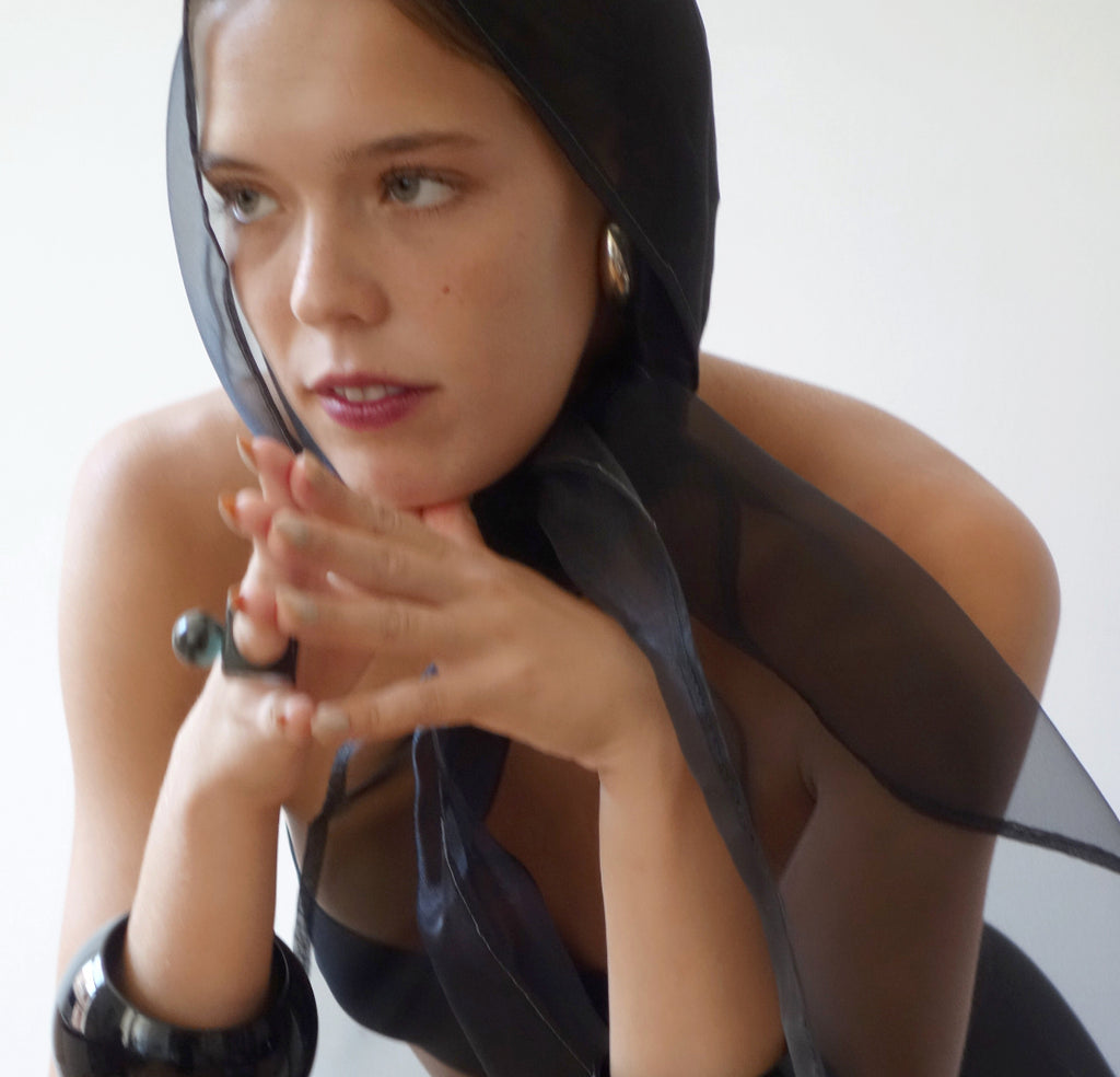invisible encore scarf/hood